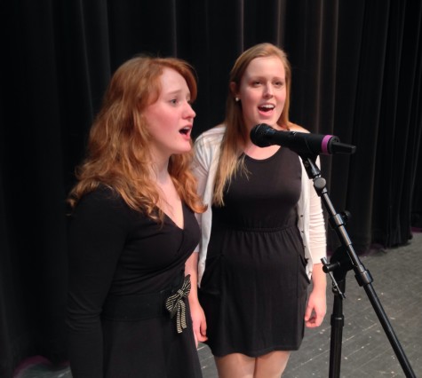 Grace and Kierstin sing as backup for Nick Weinels talent