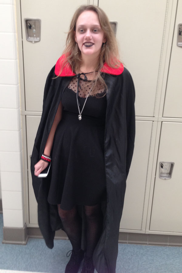 Michaela Metclaf dressed like a Vampire