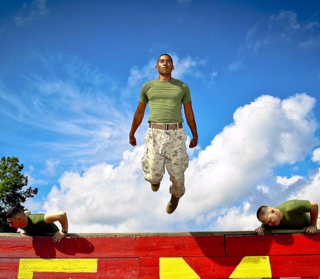 U.S.+Marine+Corps+Sergeant+Michael+A.+Acosta+maneuvers++through+the+obstacle+during+a+unit+physical+fitness+event+aboard+Camp+Johnson%2C+N.C.%2C+Sept.+9%2C+2012.+%0APhotographer%3A+Corporal+Bryce+J.+Burton%2FMCT+Campus