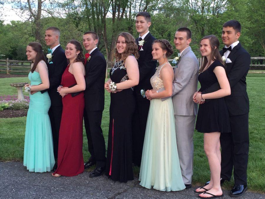(back row left to right) junior EJ Assyrian, senior Brian Traube, junior Desmond Crooks, and junior Tyler Wieseckle. (front row left to right Sophomore Julie Heckert, juniors Jordyn Hollar, Elizabeth McWillams, Cassie King, and sophomore Tori Hollar.
