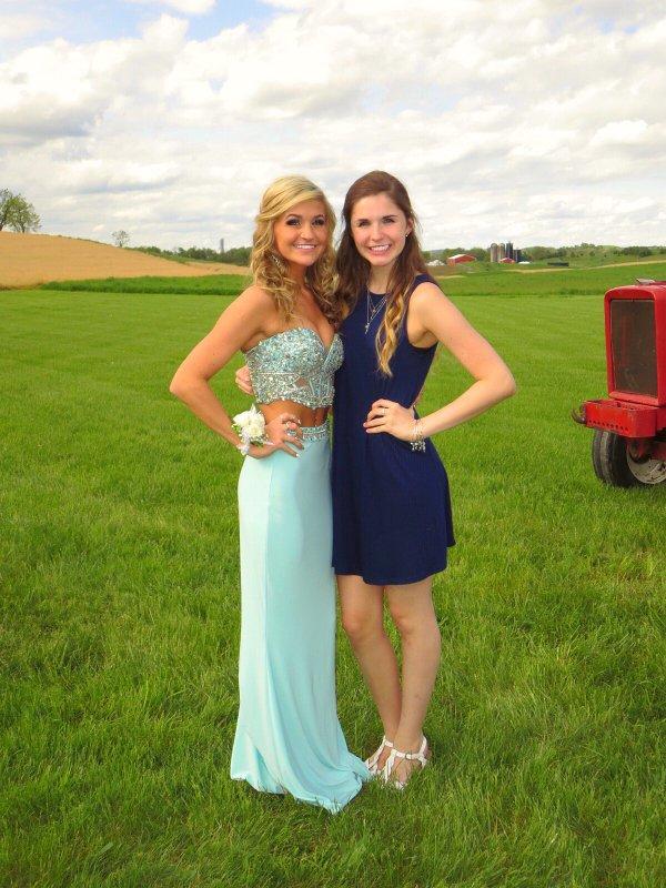 Senior Taylor Stone poses with her sister, freshman Haley Stone.