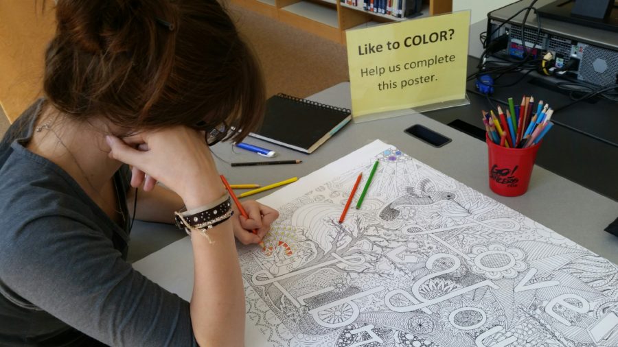 De-stress with coloring in the media center: Photo of the Day 9/1/2016