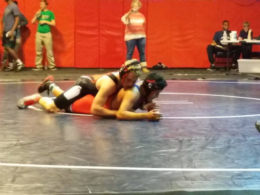 Sophomore Dalton Pearl in control on his way to a strong 2nd place finish in the 160 lb category. 