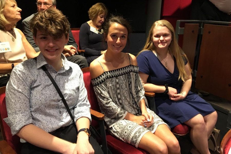 Journalism students Natalie Roth, Bridget Murphy and Lilly Player attending Mary Louise Kellys talk.
