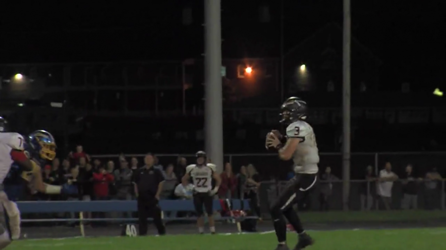 Ryan Leyh drops back to launch an 80-yard TD pass to Joey Felton.