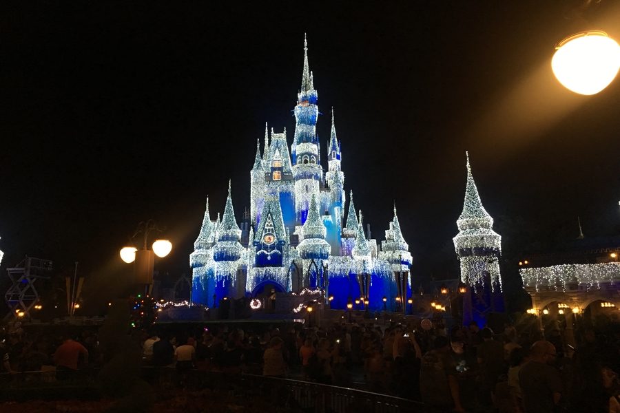 The+illumination+of+Cinderellas+castle+in+Magic+Kingdom+