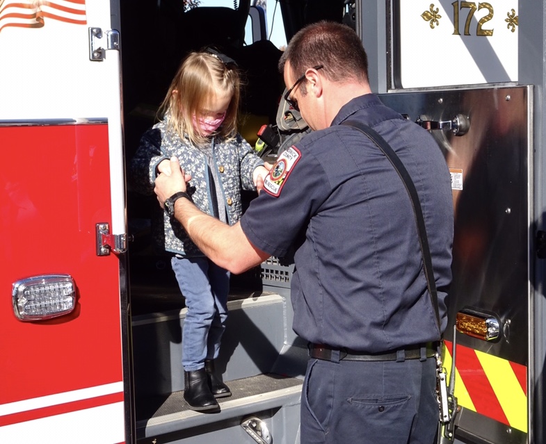 Lancer Spotlight 11/18/21: Little Lancer Fire Safety Week: Firemen Visit