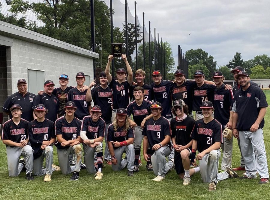 With help from Moore, the team stand victorious as they claim the title of 2021 regional champs.