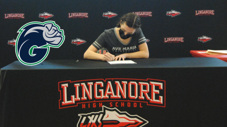 Maria Applegate signed her National Letter of Intent to continue her athletic and academic career at Ave Maria University. 