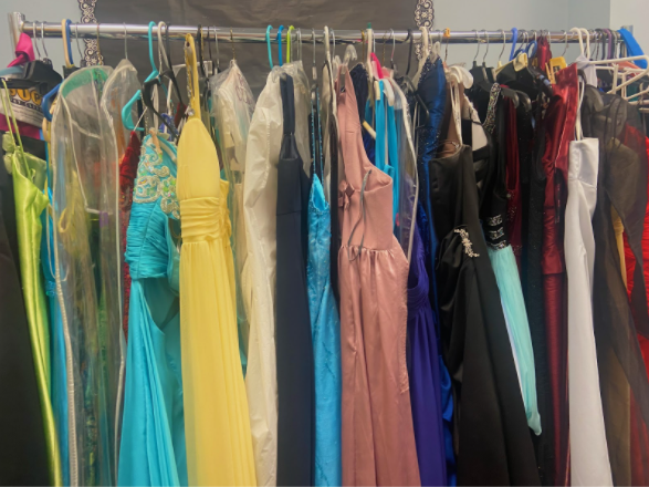 Lancer Spotlight 4/8/2022: Big Sister closet is offering gently used prom gowns