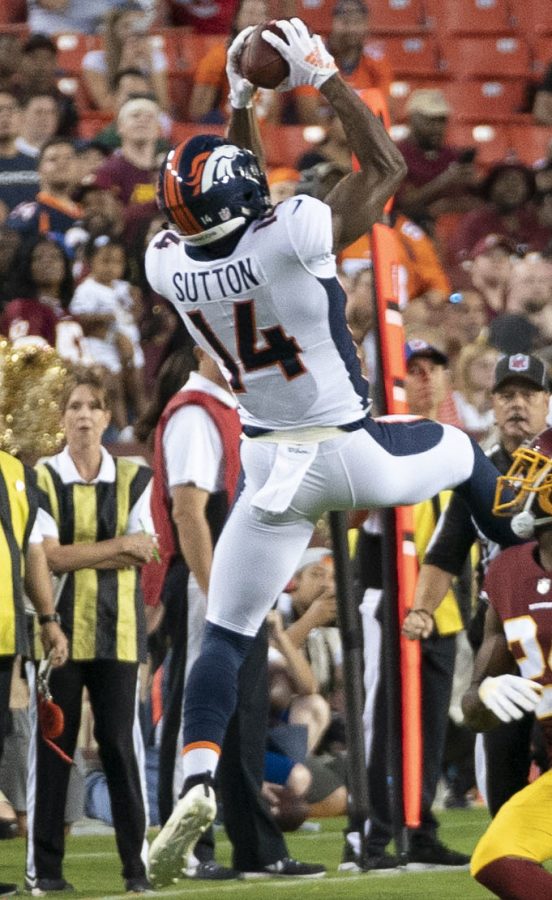 Courtland Sutton jumps up and makes a tough catch in the back of the end zone. 