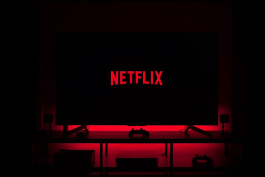 Netflix is failing to appeal to many watchers, causing them to lose subscribers.